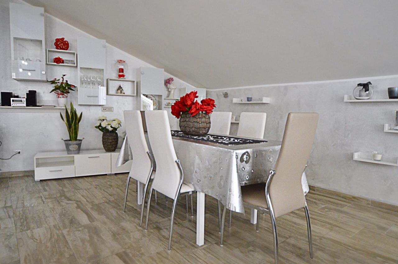 A Casa Di Lalla Bracciano  Luaran gambar